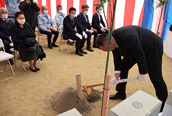 「家族葬ホール 家族物語 泉」の起工式